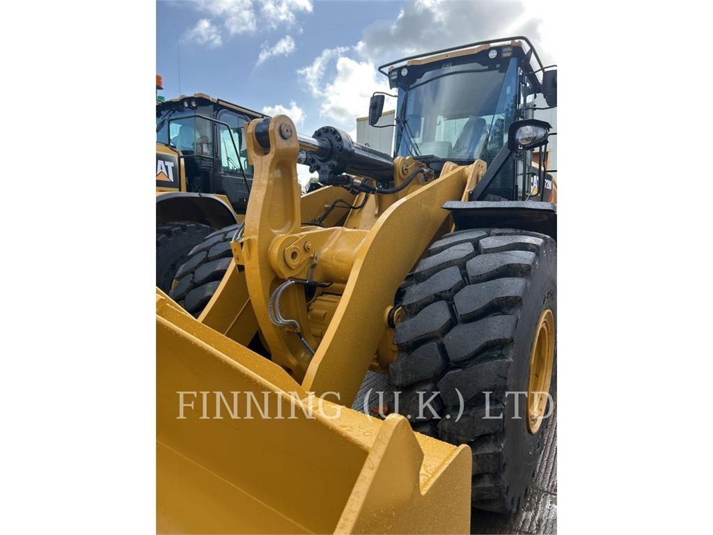 CAT 972M Kolesové nakladače