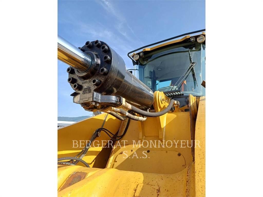 CAT 972M XE Kolesové nakladače