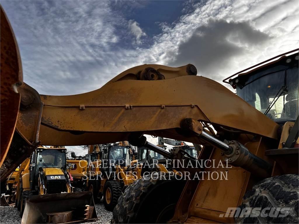 CAT 972MXE Kolesové nakladače