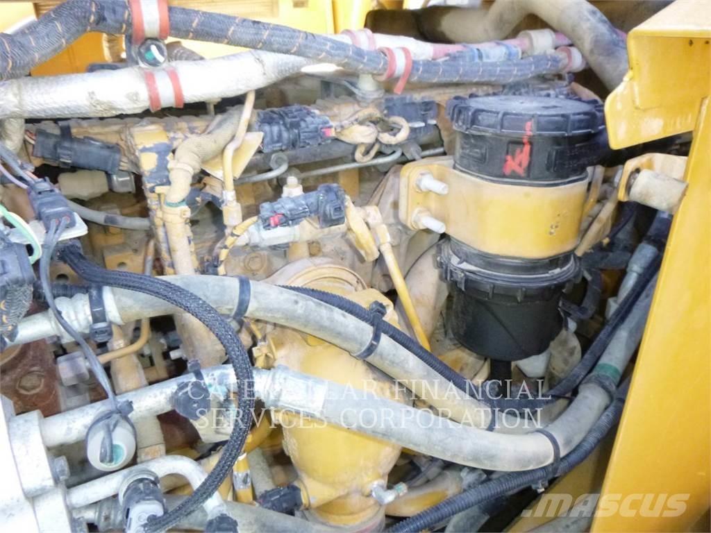 CAT 972MXE Kolesové nakladače