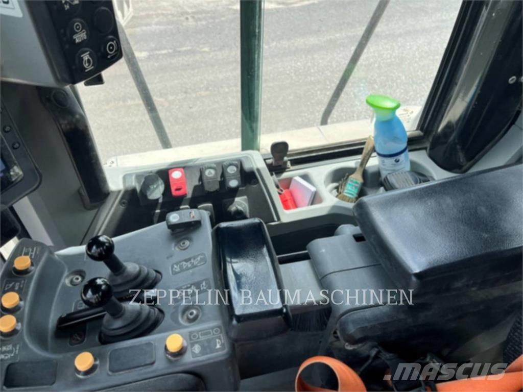 CAT 972MXE Kolesové nakladače