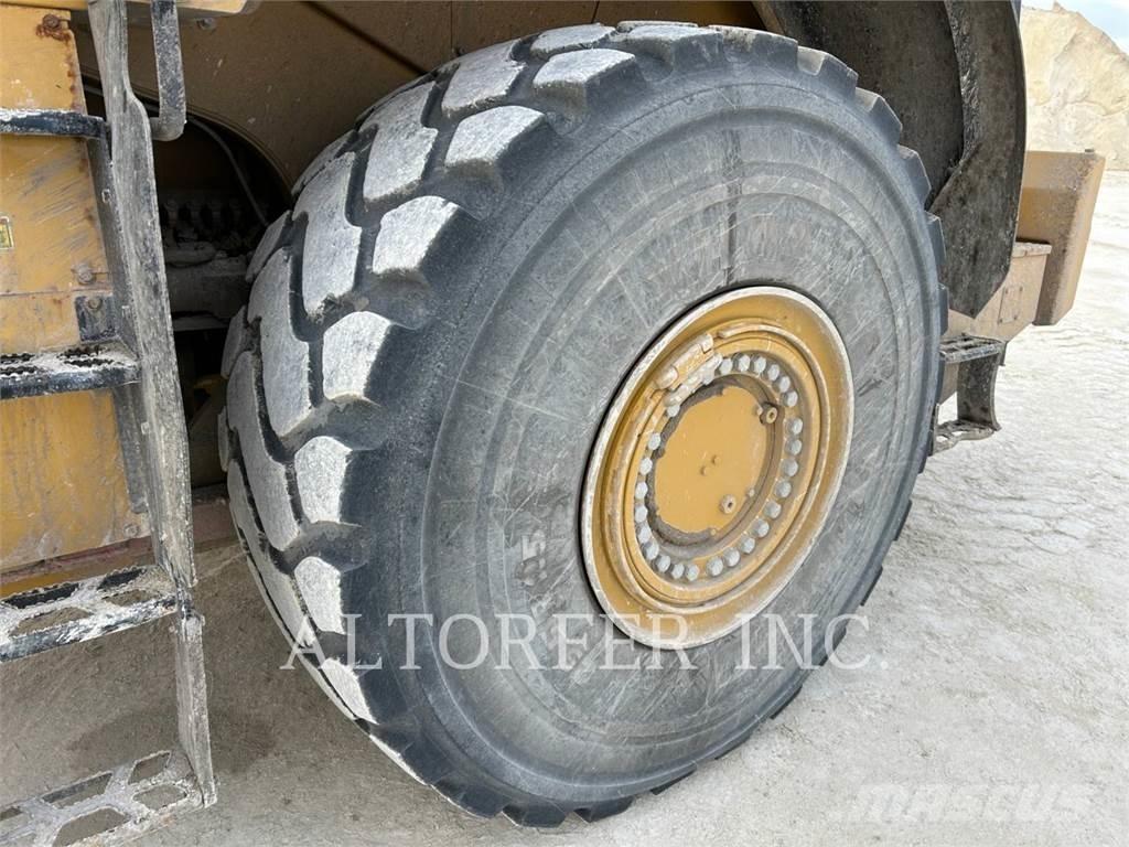 CAT 980-14 Kolesové nakladače