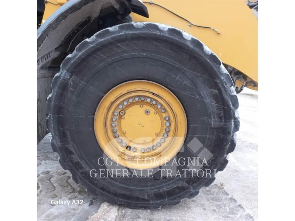 CAT 980M Kolesové nakladače
