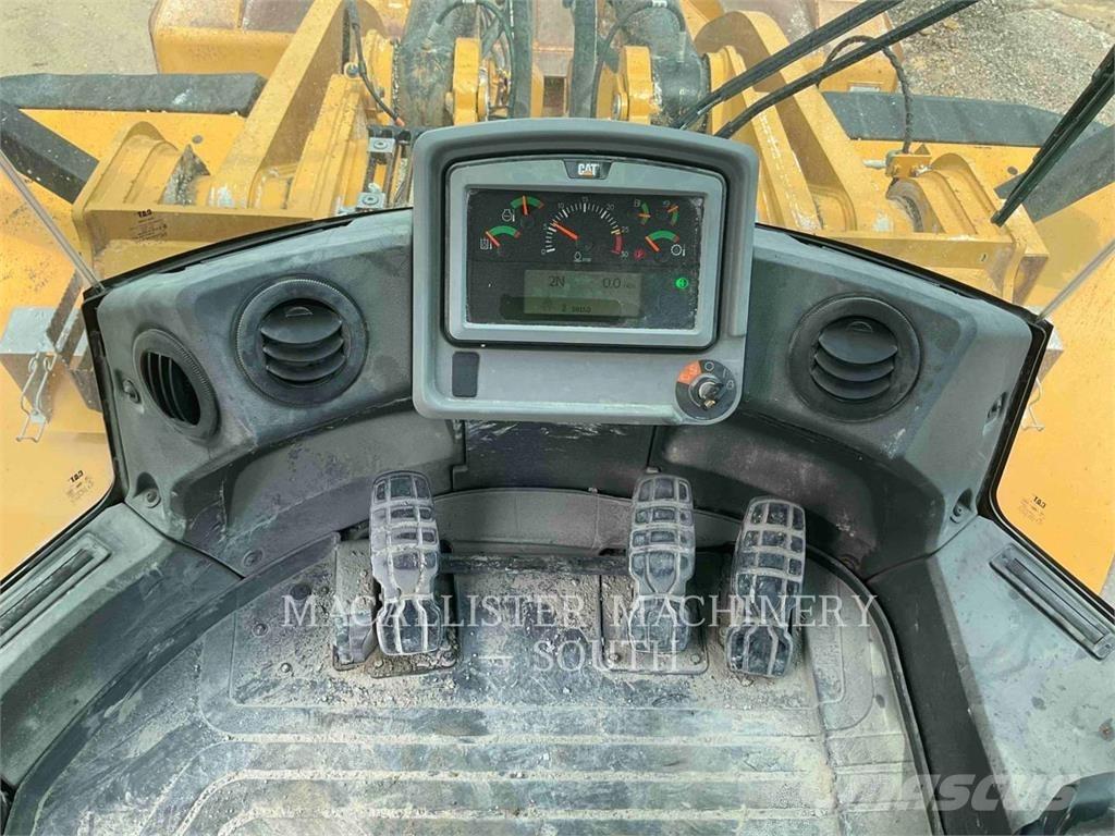 CAT 980M Kolesové nakladače