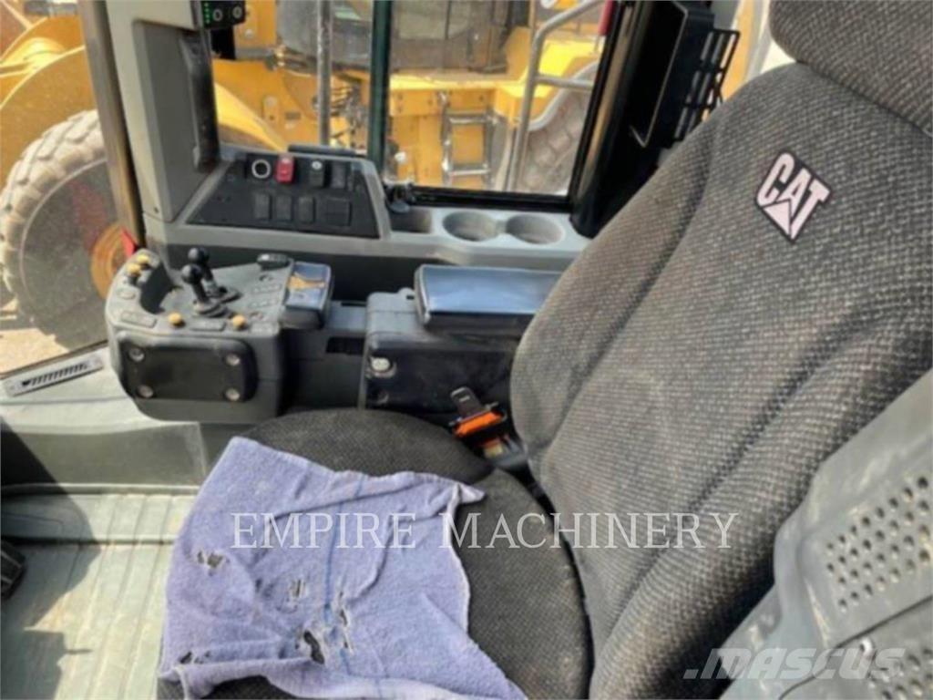CAT 980M Kolesové nakladače