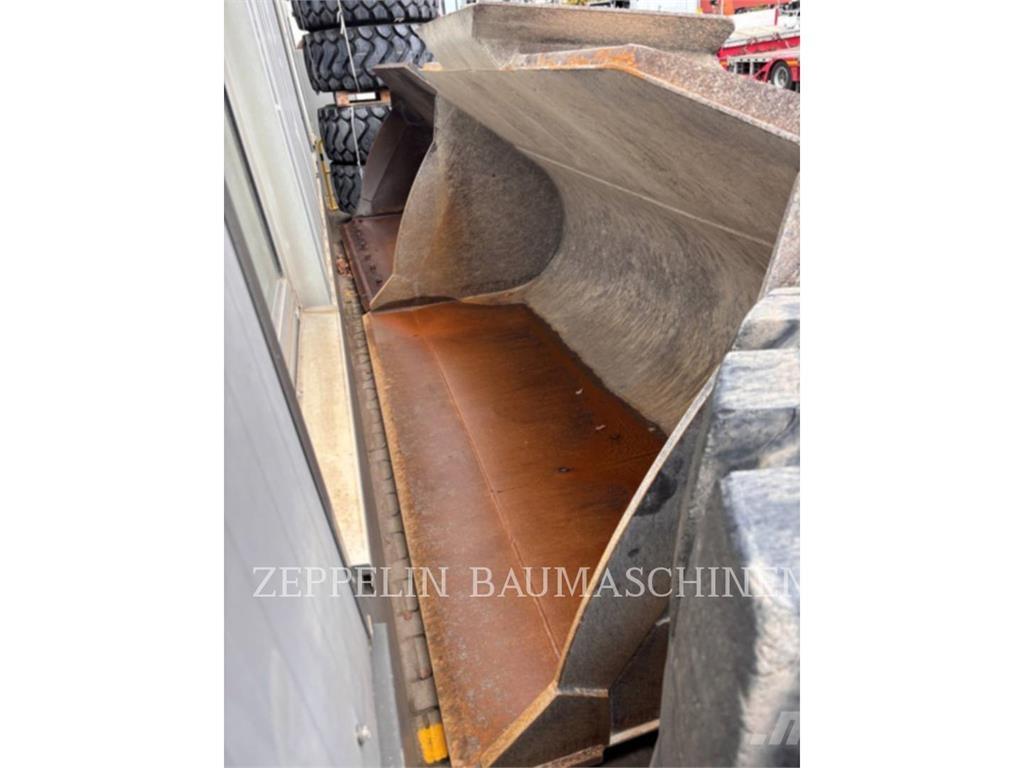 CAT 980M Kolesové nakladače