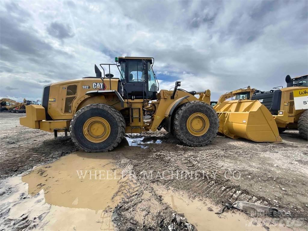 CAT 982 Kolesové nakladače