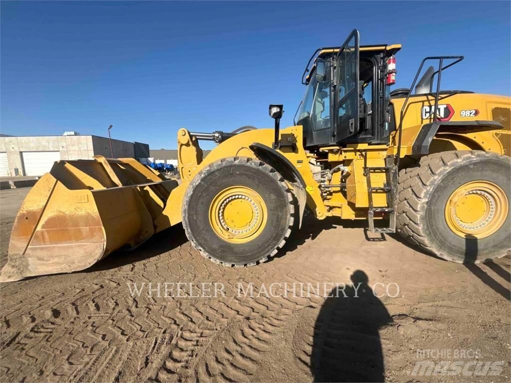 CAT 982 Kolesové nakladače