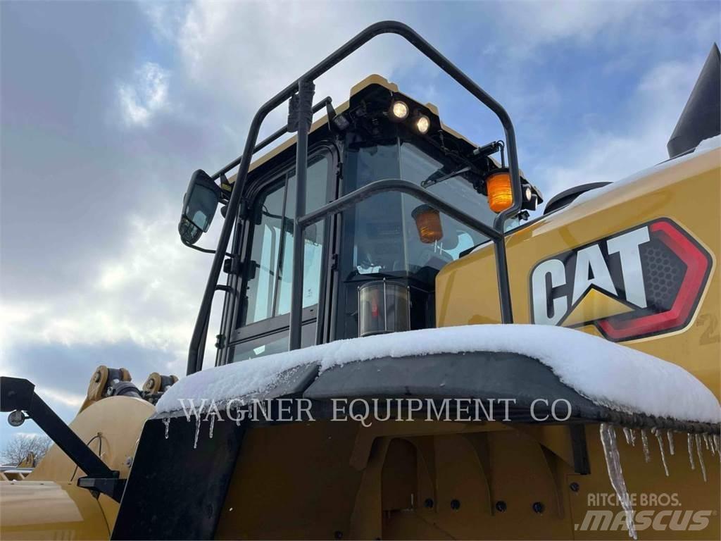 CAT 982 Kolesové nakladače