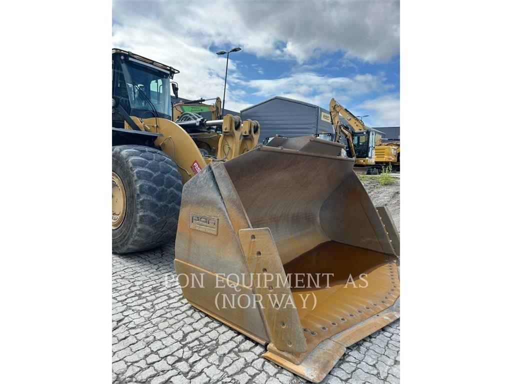 CAT 982-14 Kolesové nakladače