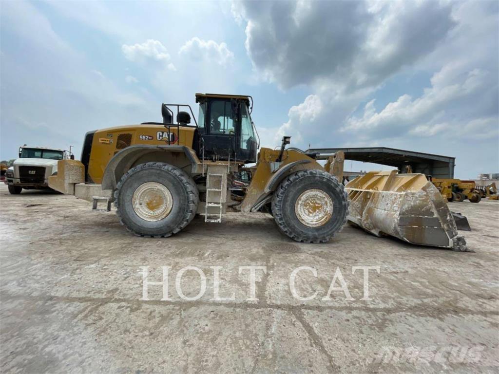 CAT 982 XE Kolesové nakladače