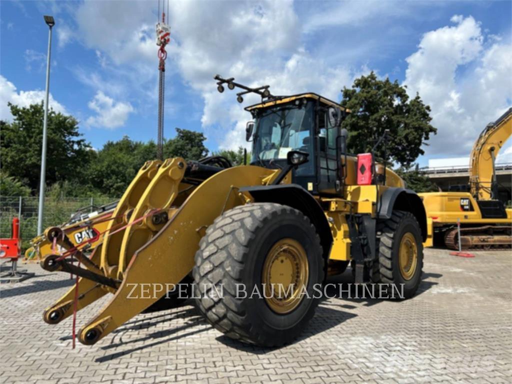 CAT 982M Kolesové nakladače