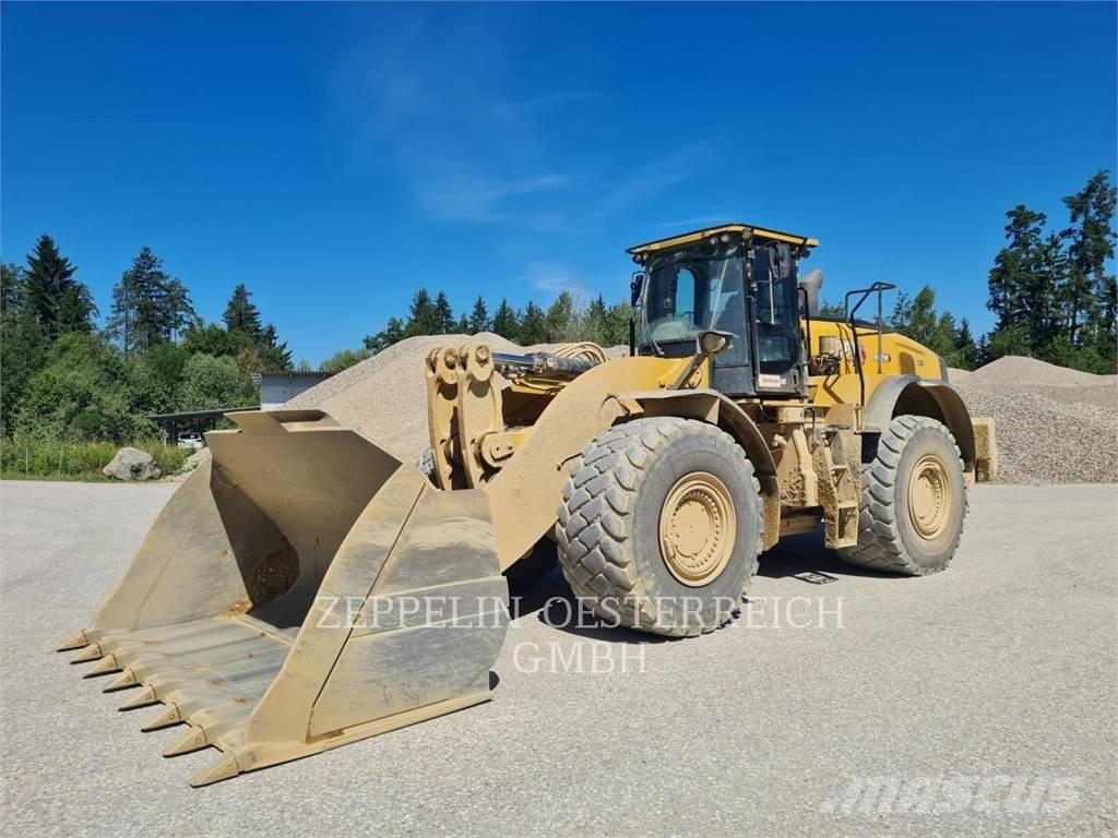 CAT 982M Kolesové nakladače