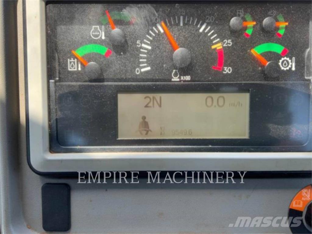 CAT 982M Kolesové nakladače