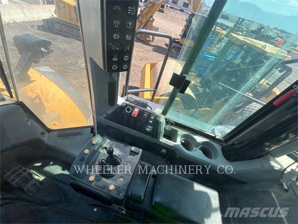 CAT 982M AOC Kolesové nakladače