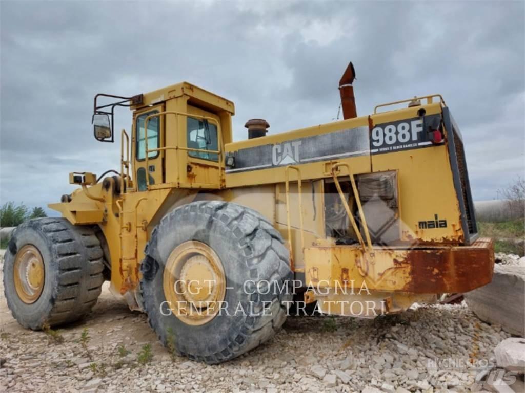 CAT 988 Kolesové nakladače