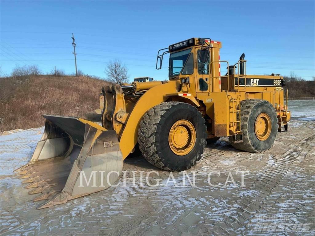 CAT 988F Kolesové nakladače