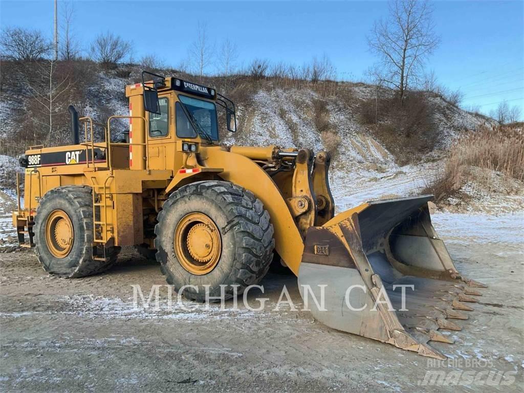 CAT 988F Kolesové nakladače