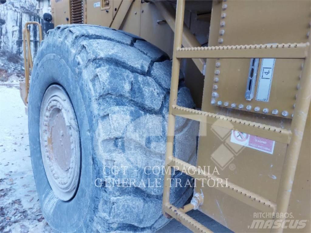 CAT 988H Kolesové nakladače