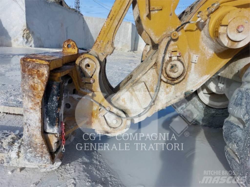 CAT 988H Kolesové nakladače