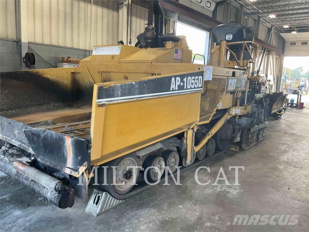 CAT AP-1055D Finišéry