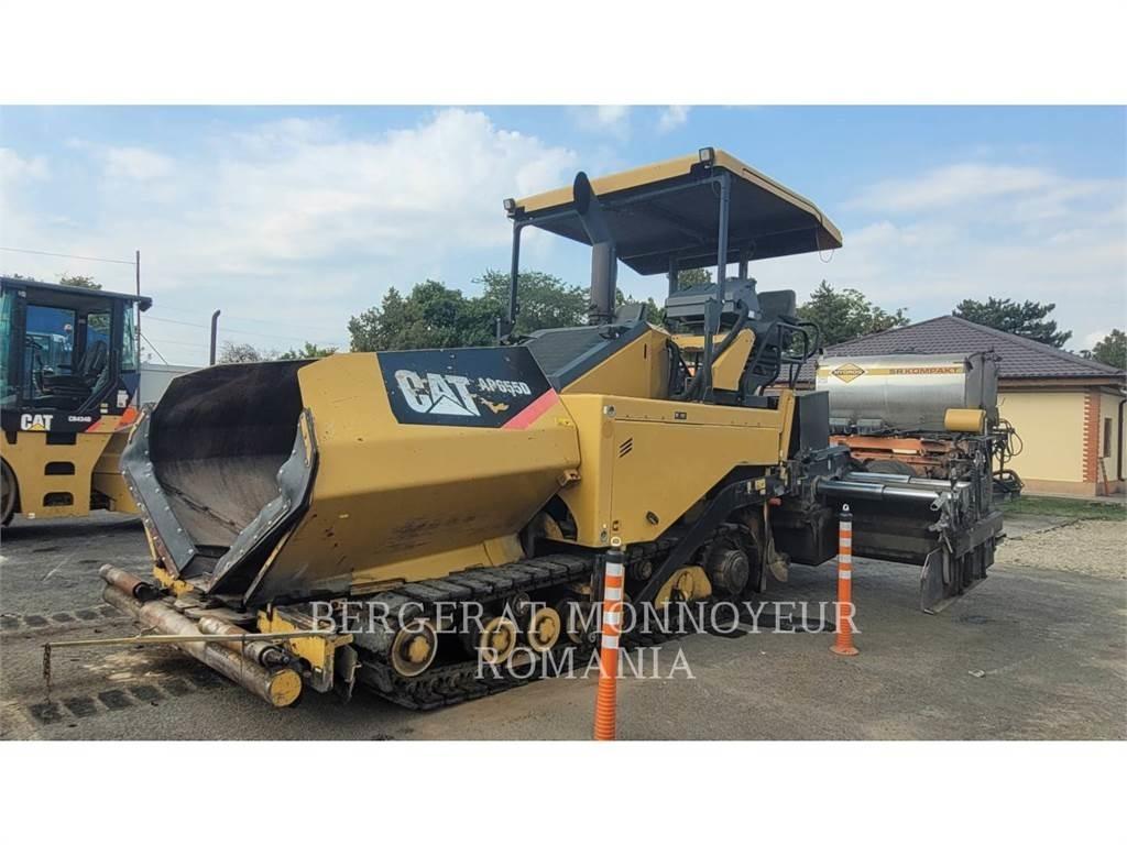 CAT AP-655D Finišéry