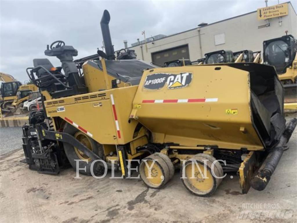 CAT AP1000F Finišéry