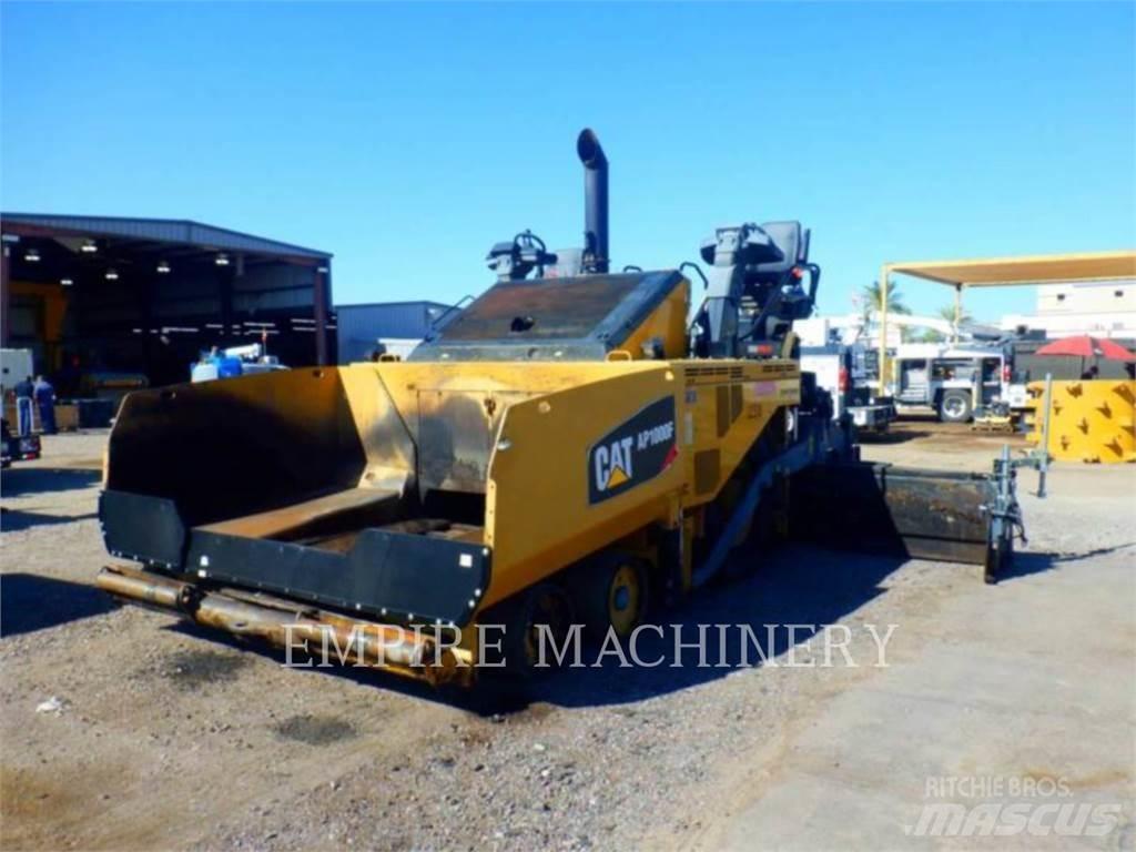 CAT AP1000F Finišéry