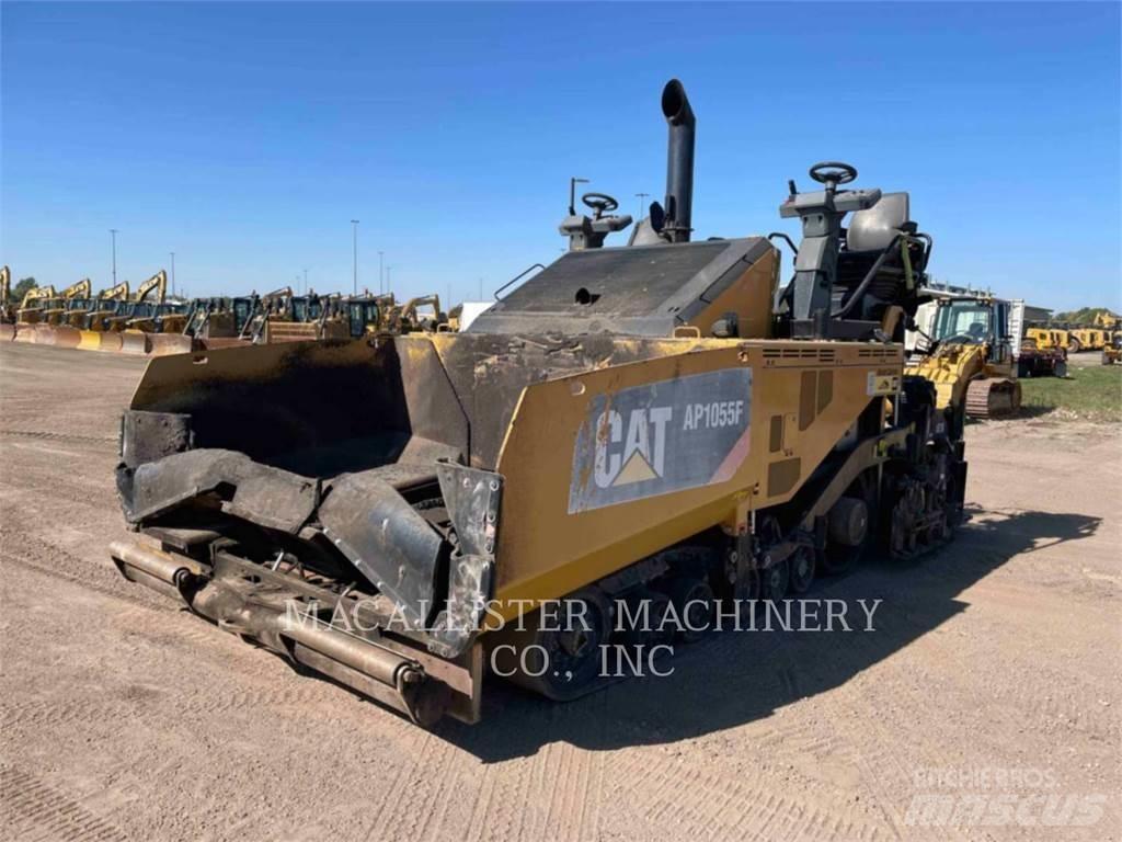 CAT AP1055F Finišéry
