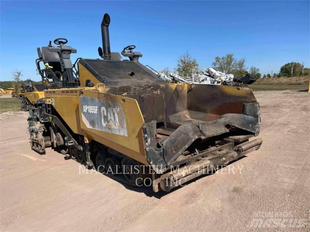 CAT AP1055F Finišéry