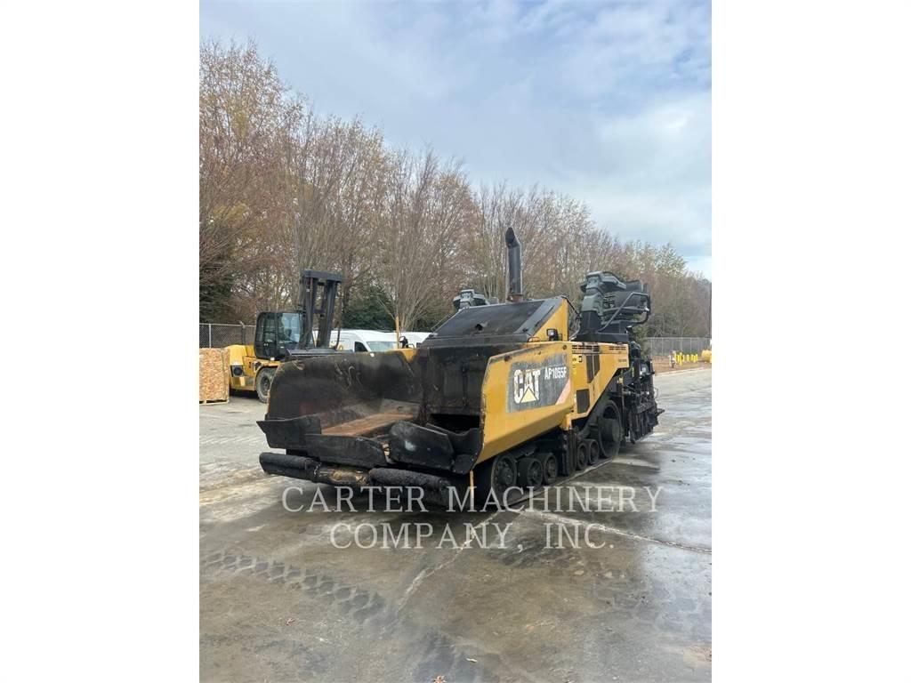 CAT AP1055F Finišéry
