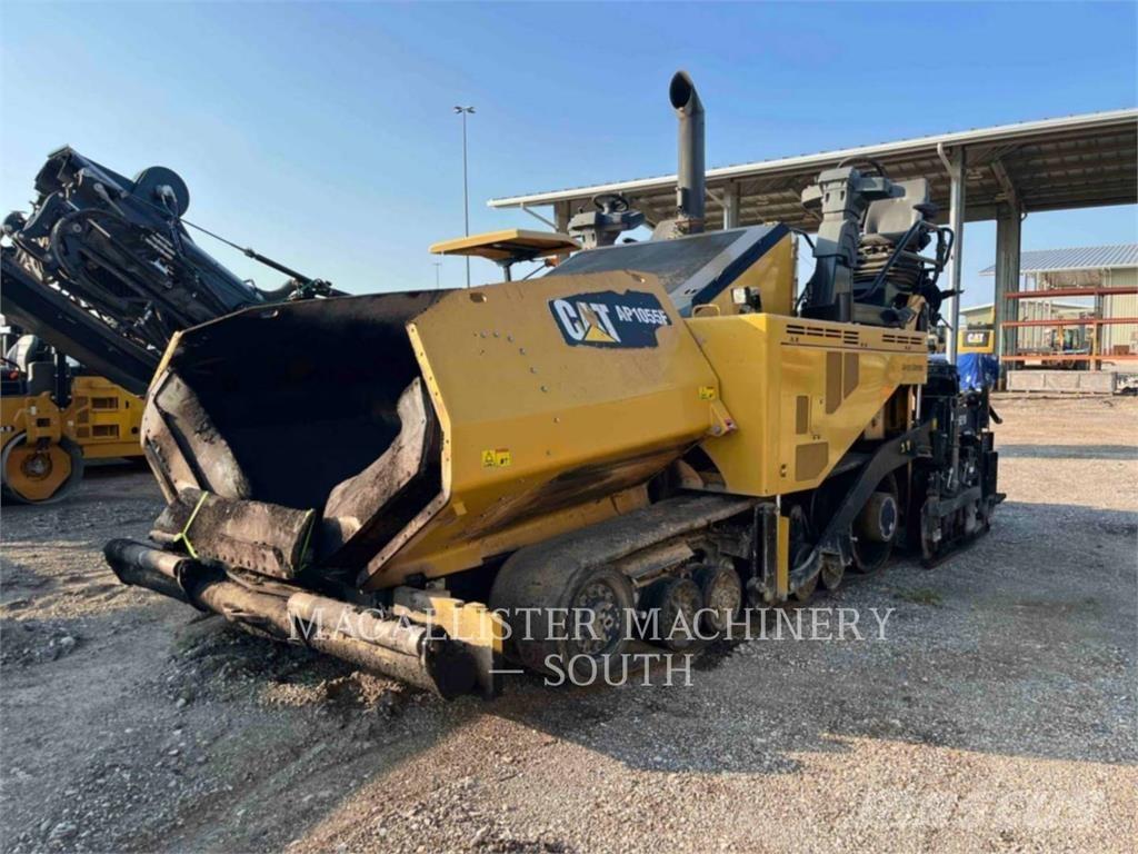 CAT AP1055F Finišéry