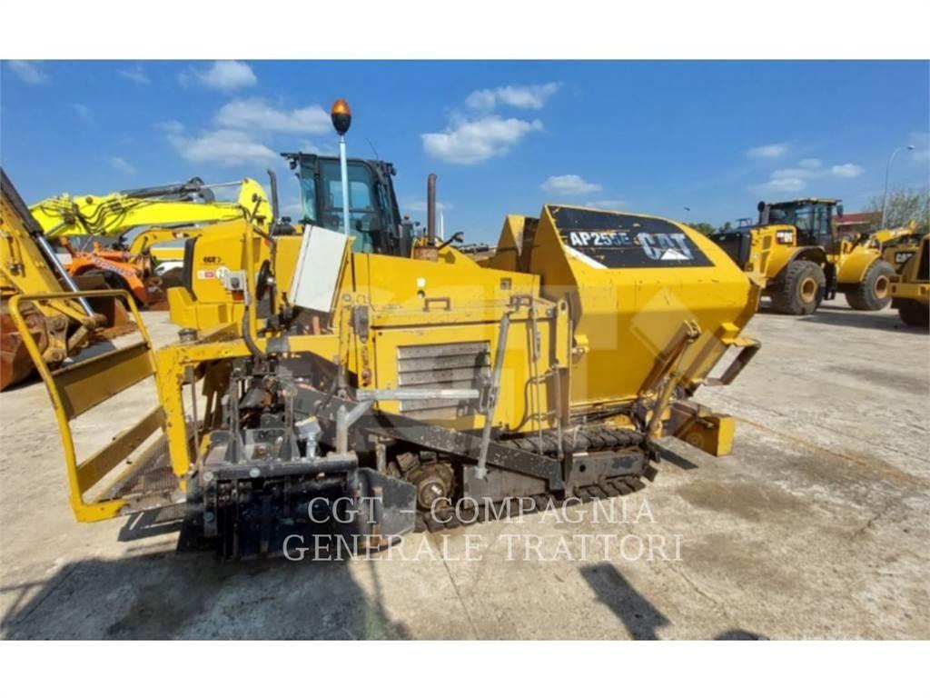 CAT AP255E Finišéry