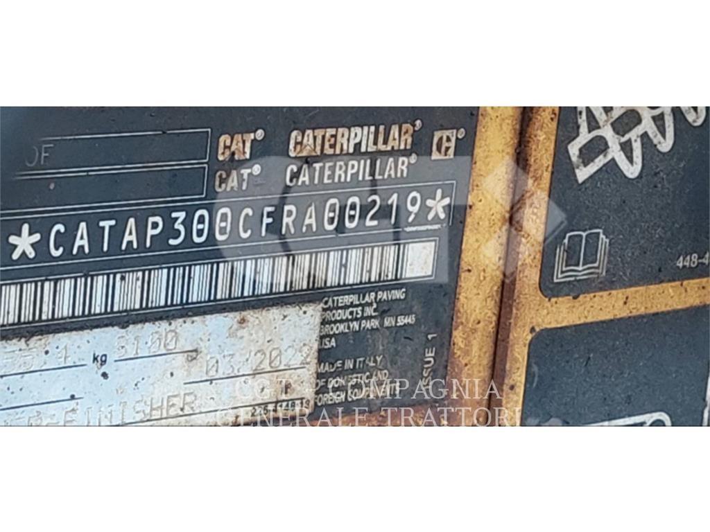 CAT AP300F Finišéry