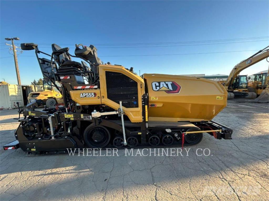CAT AP555 Finišéry