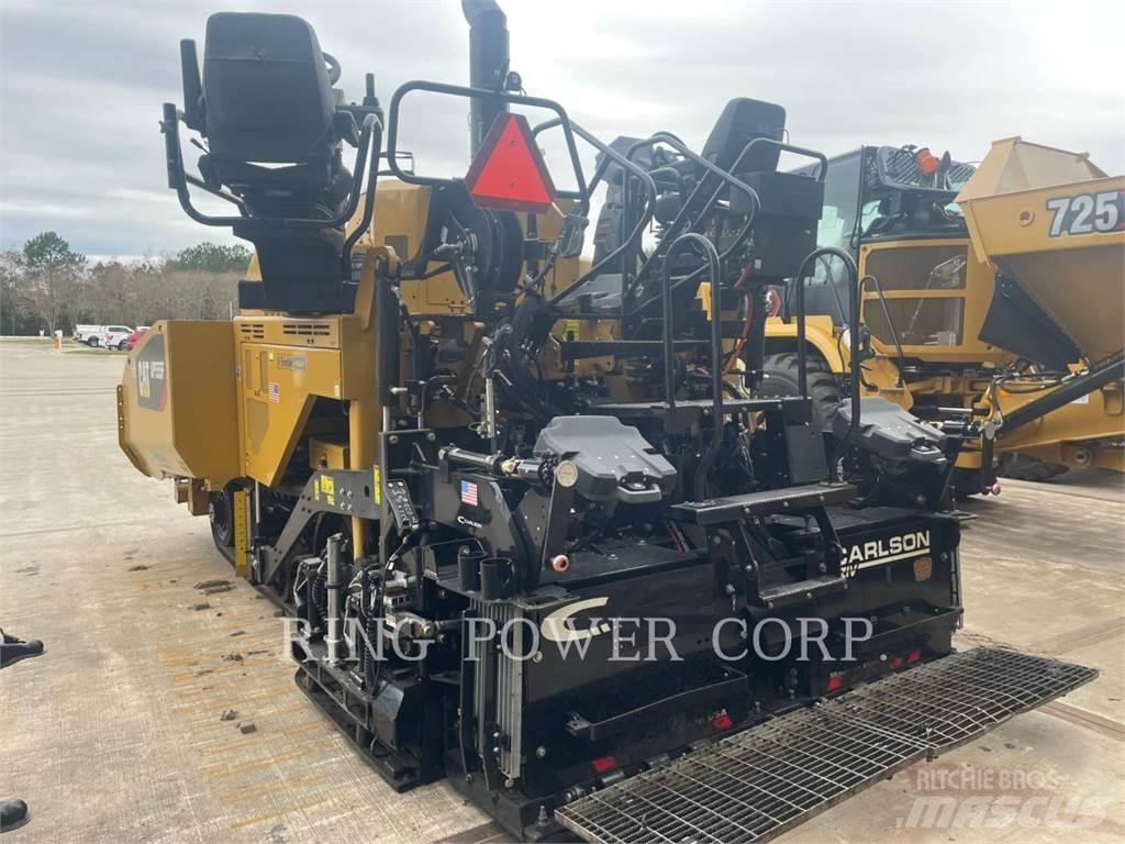 CAT AP555F Recyklovače asfaltu