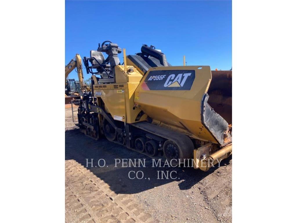 CAT AP555F Finišéry