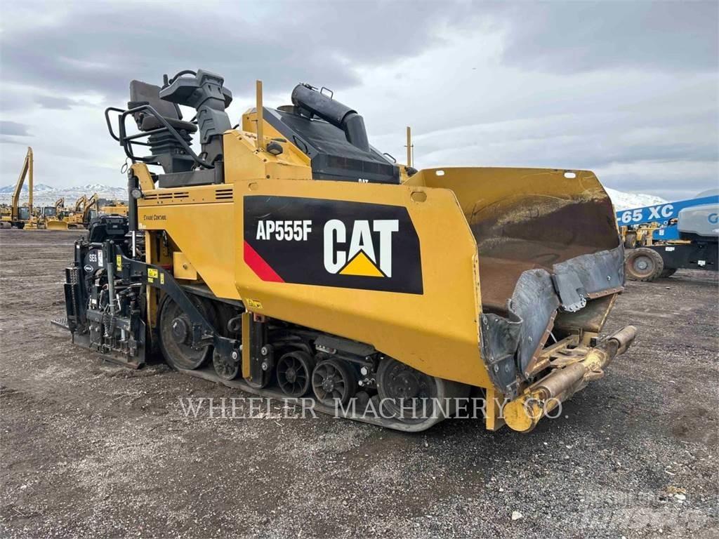 CAT AP555F Finišéry