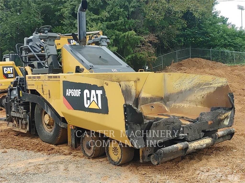 CAT AP600F Finišéry
