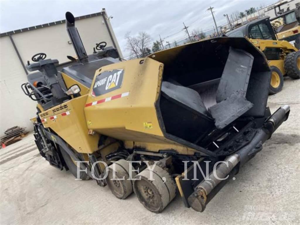 CAT AP600F Finišéry
