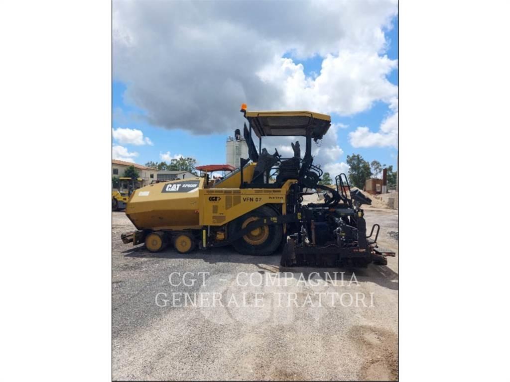 CAT AP600F Finišéry