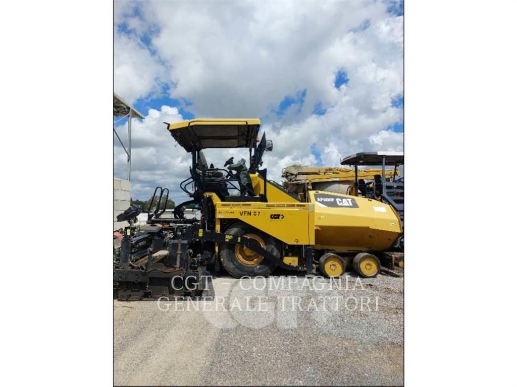 CAT AP600F Finišéry