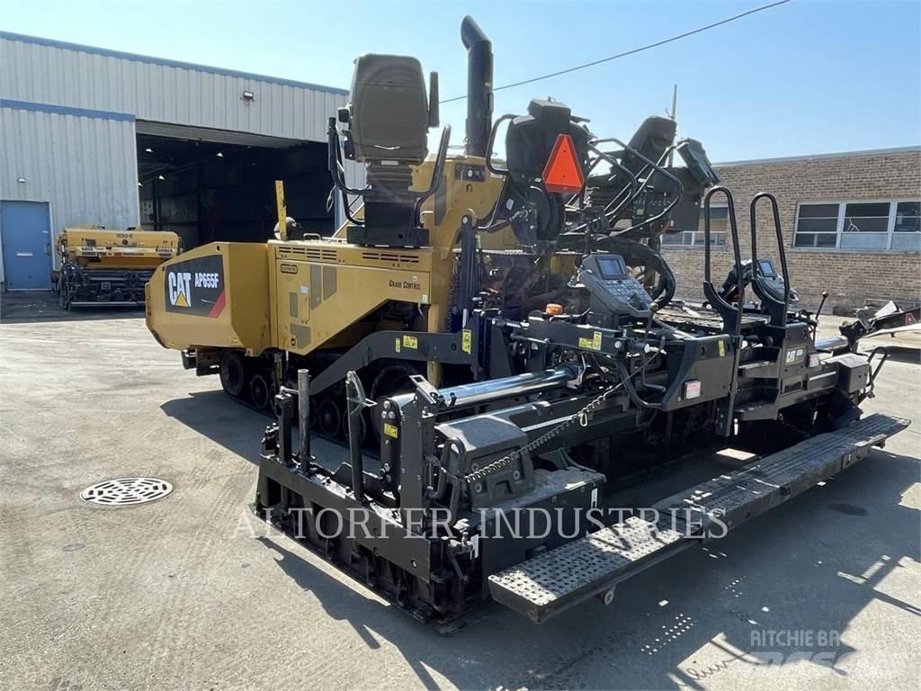 CAT AP655F Finišéry