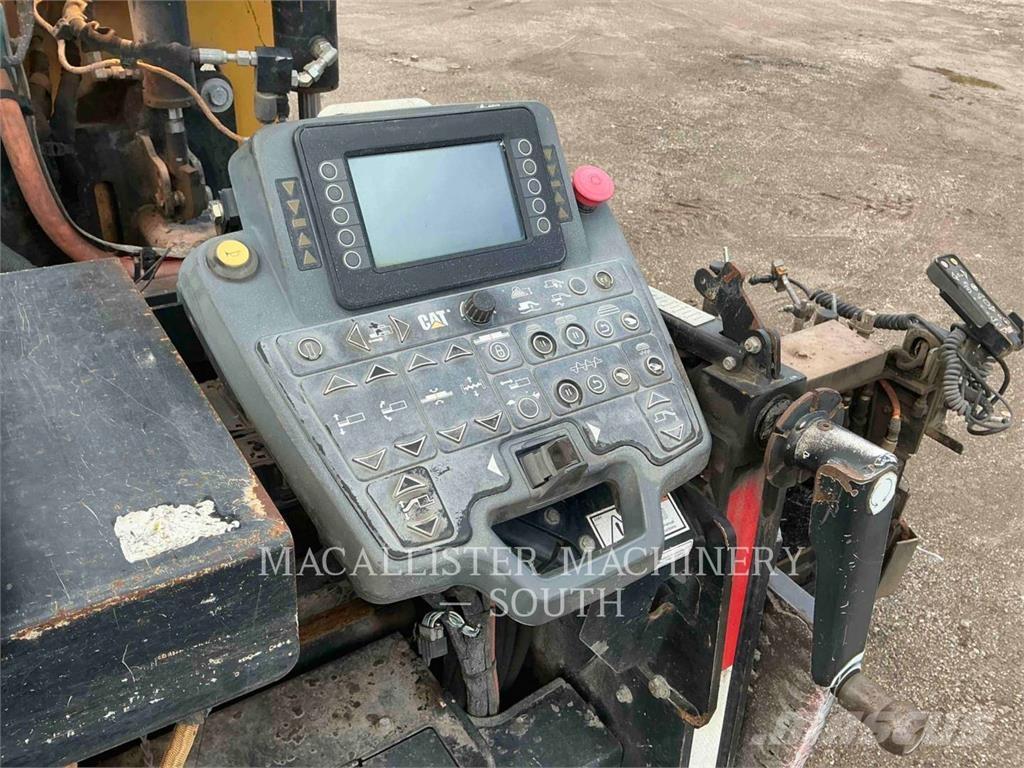 CAT AP655F Finišéry