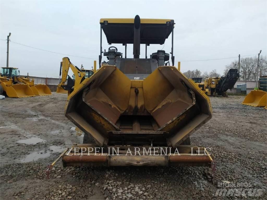 CAT AP655FLRC Finišéry