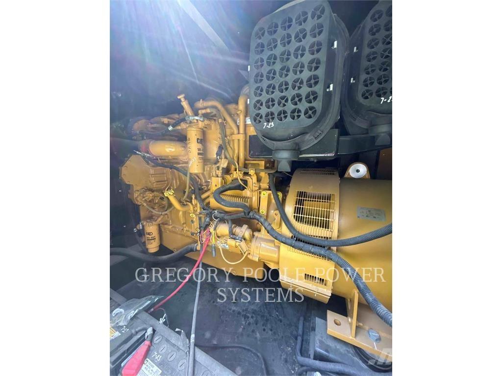 CAT C18 750KW Naftové generátory