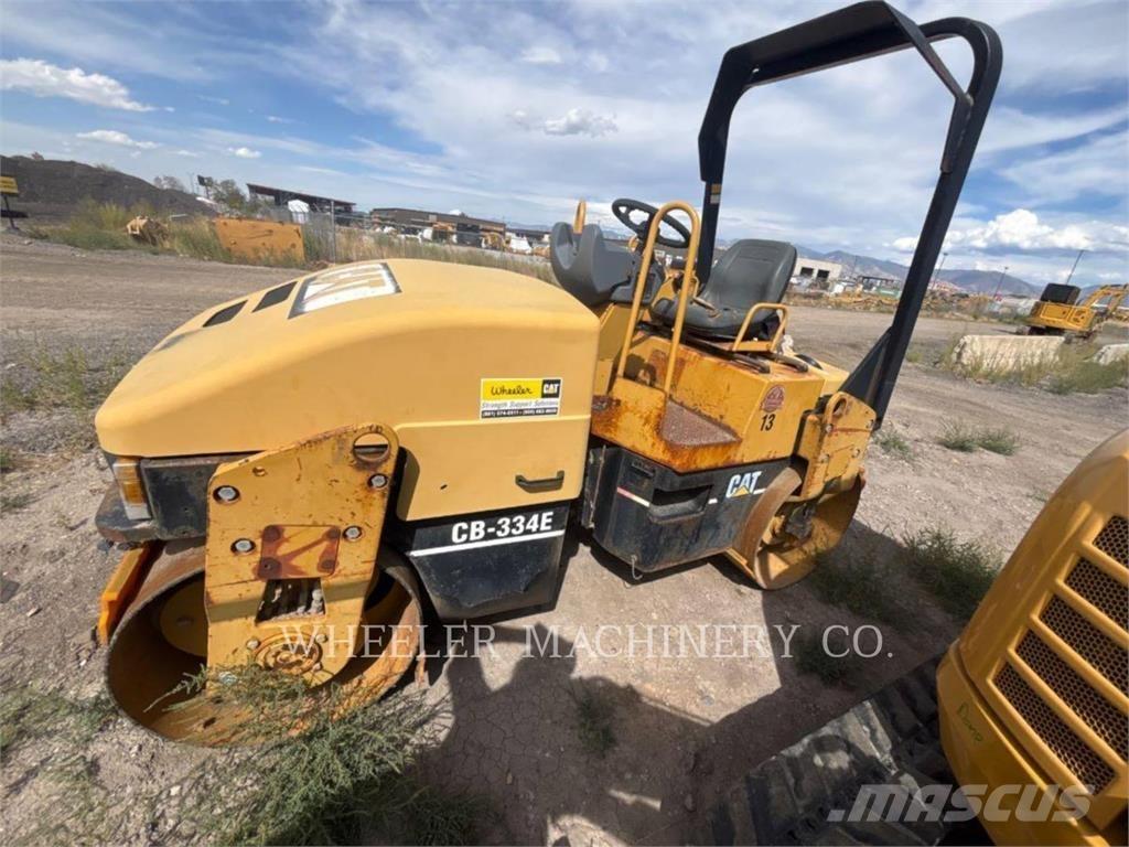 CAT CB-334E Kombinované valce