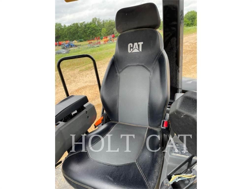 CAT CB10 Ťahačové valce