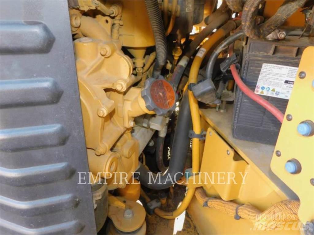 CAT CB10 Tandemové valce