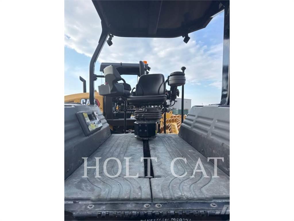CAT CB10 Ťahačové valce